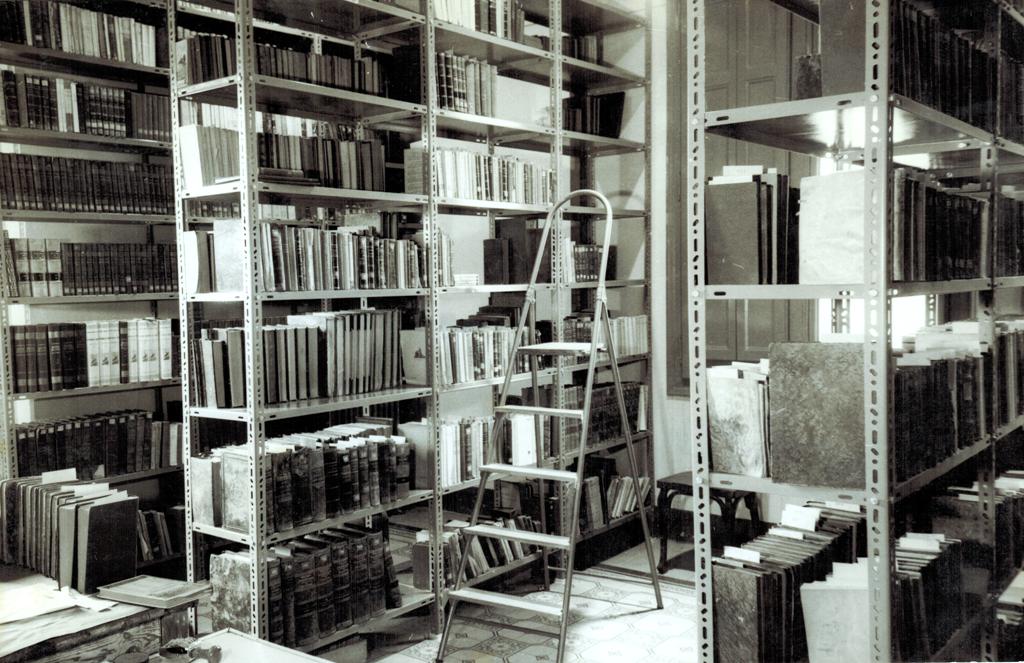 estanteria biblioteca